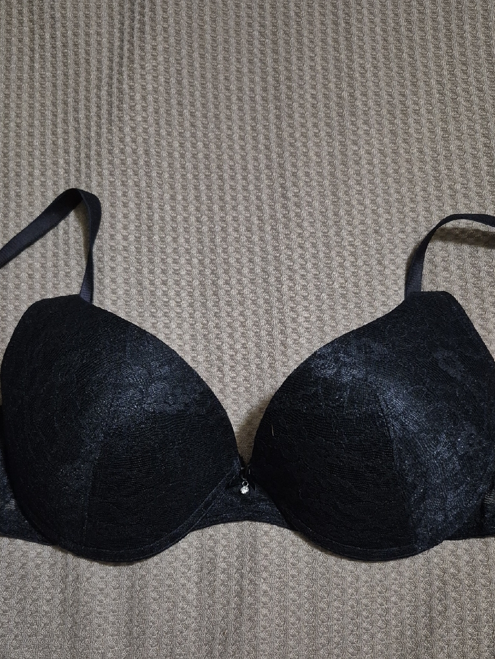 Vintage Victoria's Secret 38B Black Lace Push-Up Bra with Charm